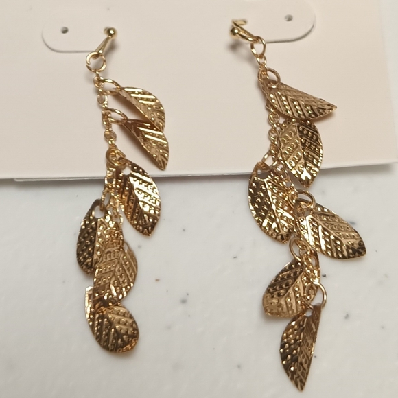 LAUREN CONRAD GOLDTONE DANCING LEAVES EARRINGS - Picture 2 of 4